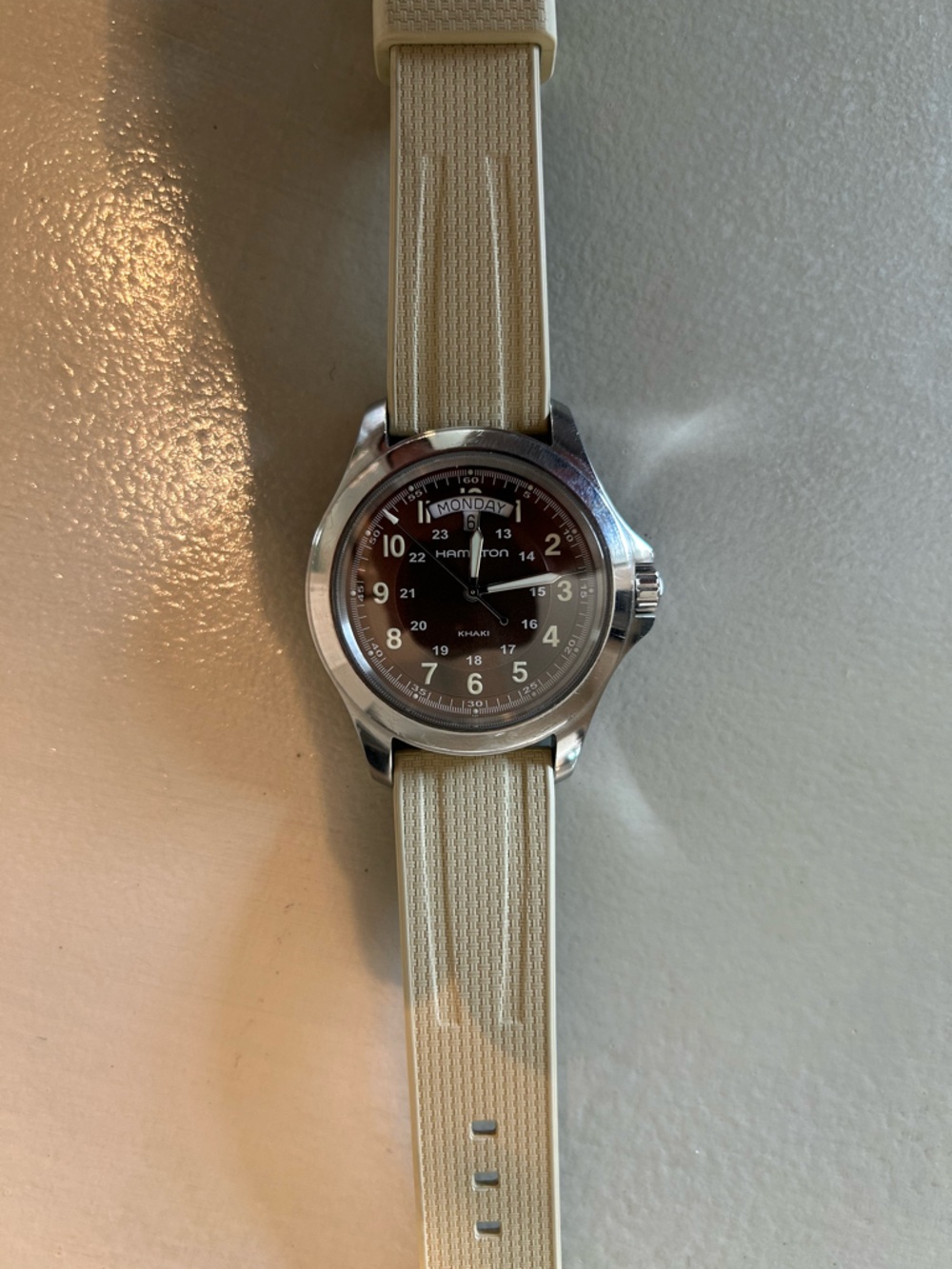 Hamilton Khaki King Day Date - Picture 5 of 6